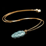 High-grade natural A-grade jadeite blue water leaf pendant 18K gold buckle ice type