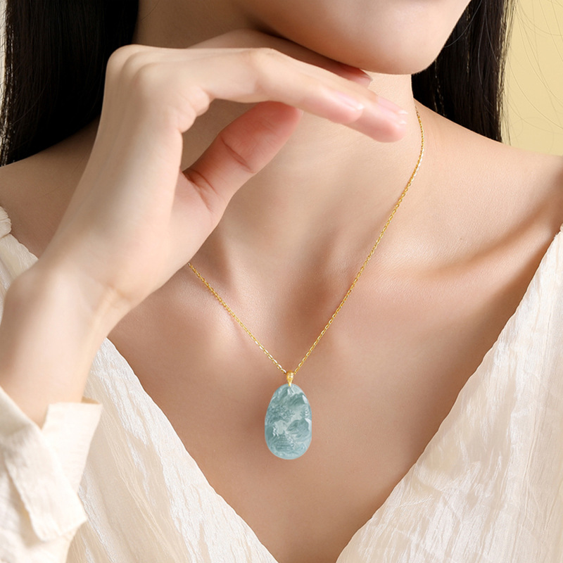 High-grade natural A-grade jadeite blue water small landscape pendant 18K gold buckle inlaid with ice jade female pendant